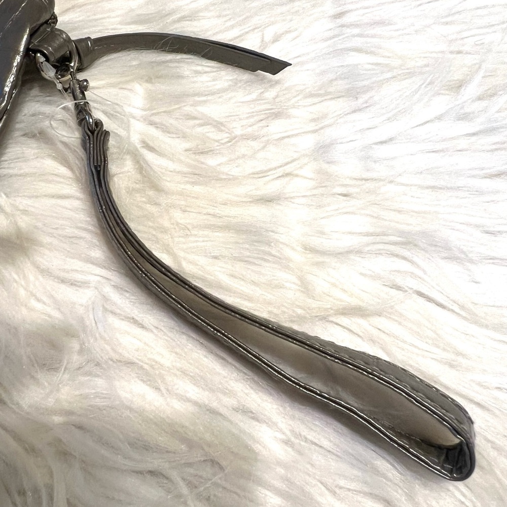 Chateau Metallic Color Clutch - Picture 5 of 10